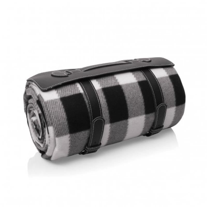 round picnic blanket